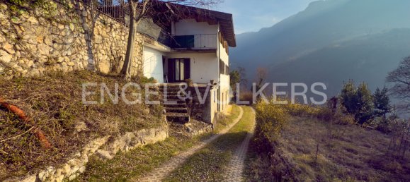 6 bedrooms House in Ala, Italy No. 63005 2