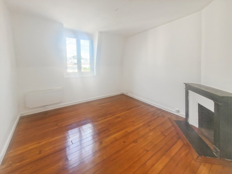 1 bedroom Apartment in Fontenay-sous-Bois, France No. 297129