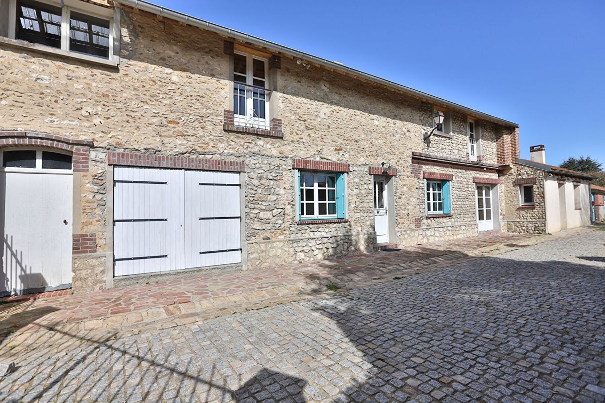 3 bedrooms House in La Queue-les-Yvelines, France No. 180633