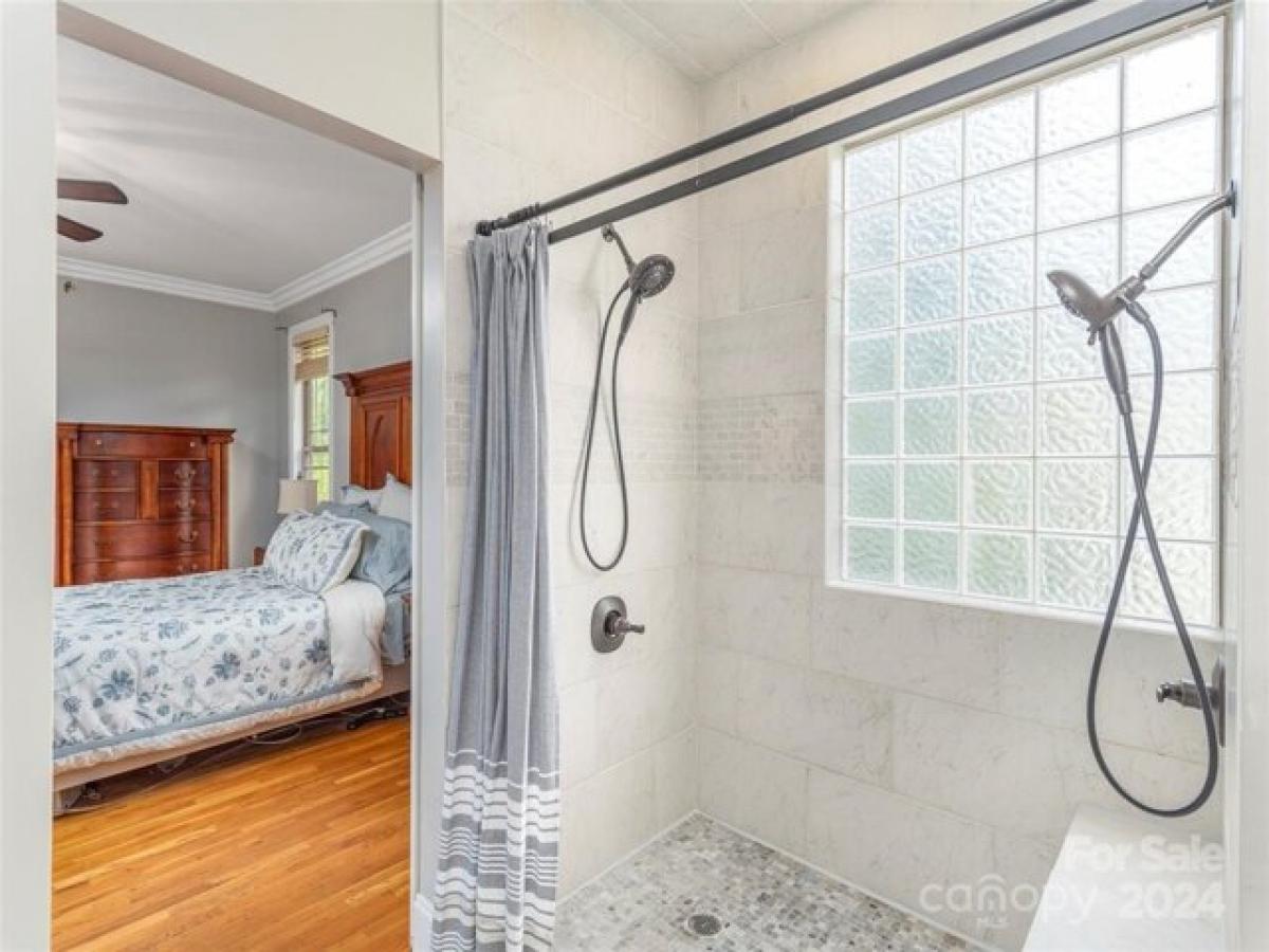 3 bedrooms House in Waynesville, USA No. 431837