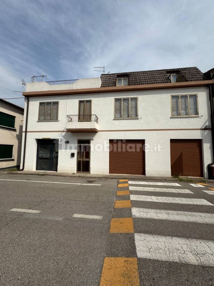 Casa de 2 dormitorios en Guarda Veneta, Italy No. 351102