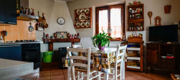 8 rooms House in Ponte Buggianese, Italy No. 106456 3