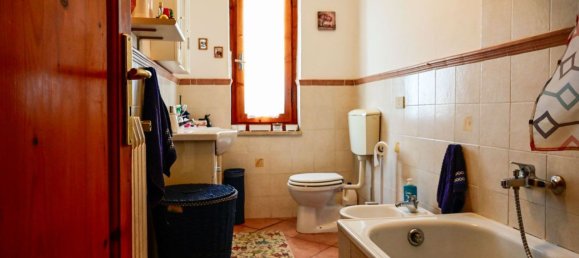 8 rooms House in Ponte Buggianese, Italy No. 106456 11