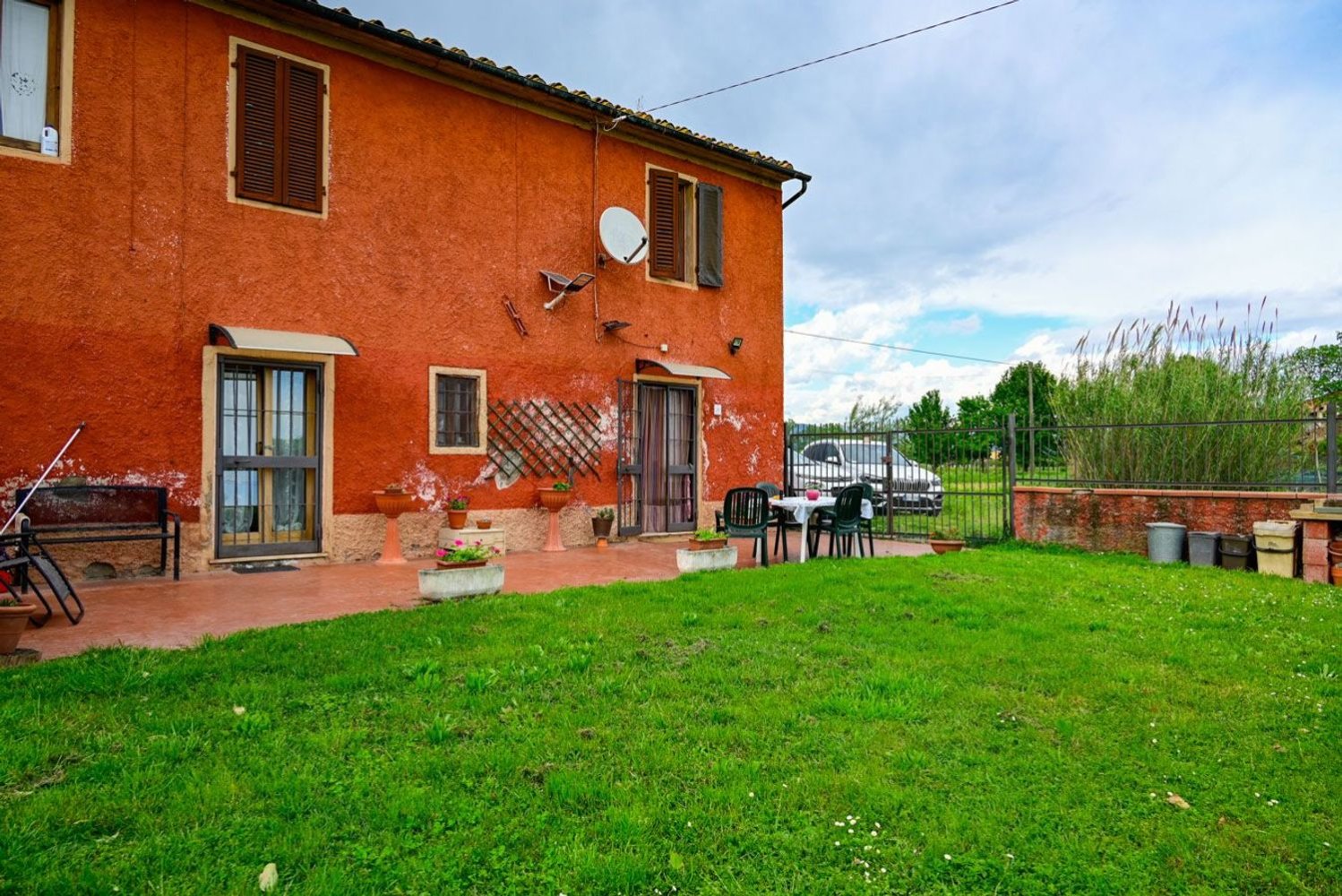 8 rooms House in Ponte Buggianese, Italy No. 106456