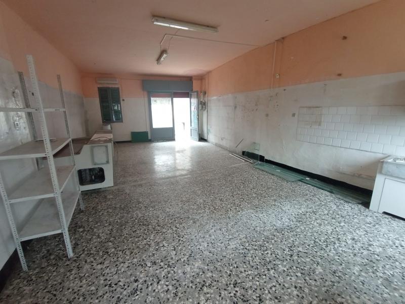 4 rooms House in Imperia, Italy No. 234514