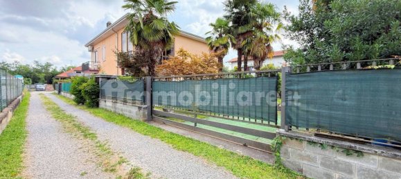 4 Schlafzimmer Villa in Lonate Pozzolo, Italy, Nr. 314929 4
