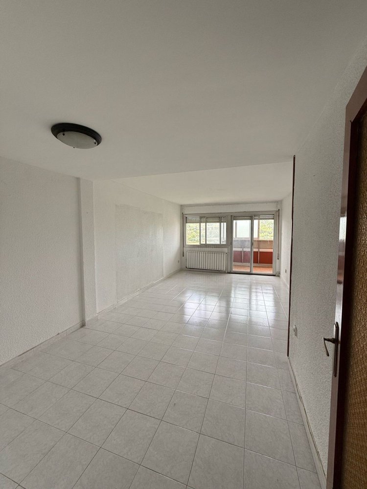 4 bedrooms Apartment in Terrassa, Spain No. 172314