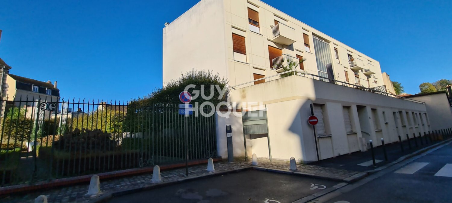 3 bedrooms Apartment in Dreux, France No. 93345