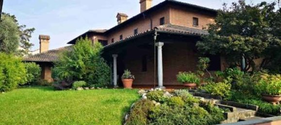 13-salle Appartement à Muggiò, Italy No. 4149 2