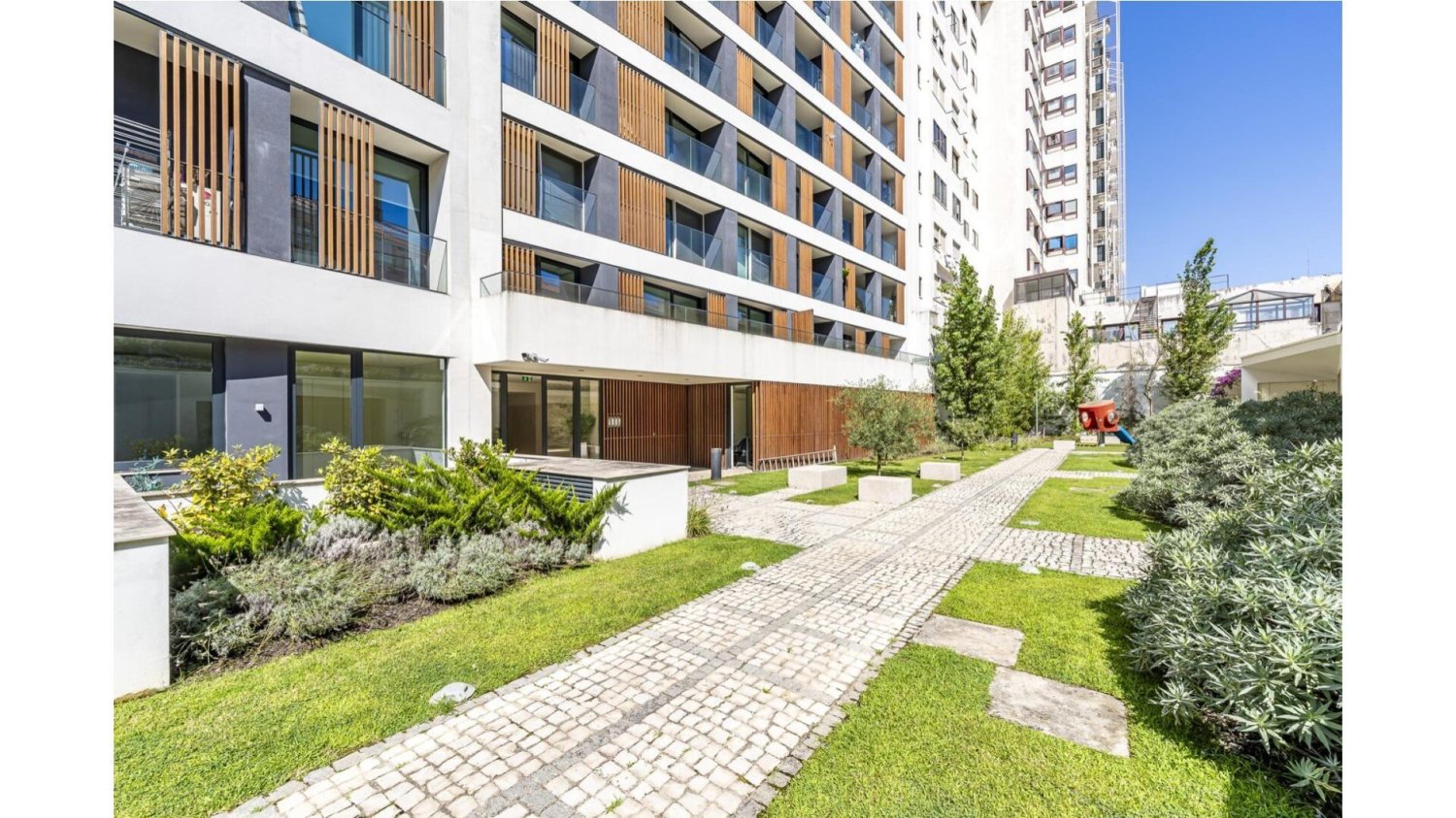 1 bedroom Apartment in Lisbon, Portugal No. 80144