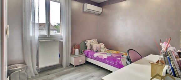 3 bedrooms House in Rhone, France No. 335253 5