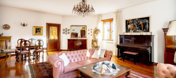 5 bedrooms Villa in Rome, Italy No. 320930 8
