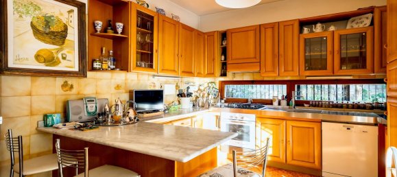 5 bedrooms Villa in Rome, Italy No. 320930 10