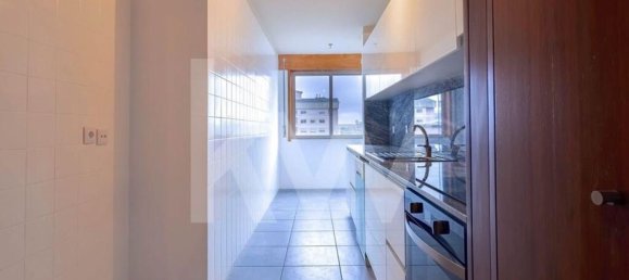 2 bedrooms Apartment in Porto, Portugal No. 47621 3