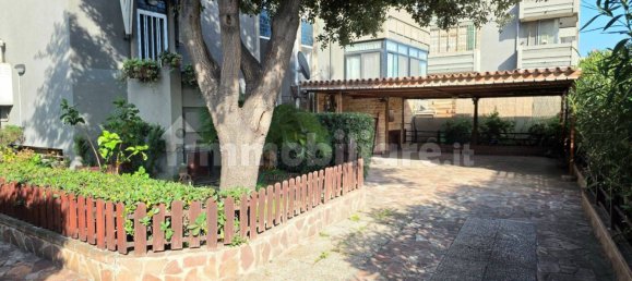 2 bedrooms Apartment in Cagliari, Italy No. 302153 2