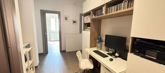 5 bedrooms Apartment in Rome, Italy No. 335207 17