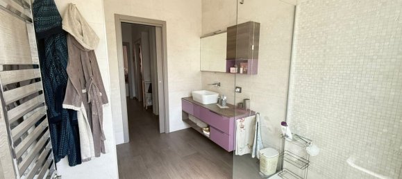 5 bedrooms Apartment in Rome, Italy No. 335207 31