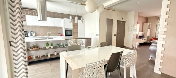 5 bedrooms Apartment in Rome, Italy No. 335207 2