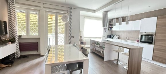 5 bedrooms Apartment in Rome, Italy No. 335207 4