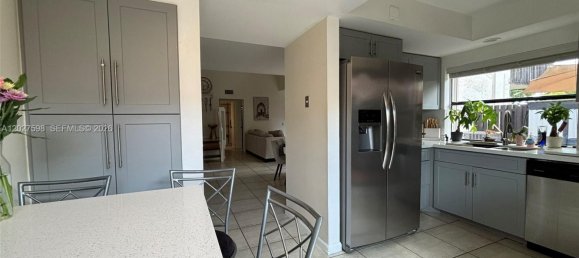 3 dormitorios propiedad comercial en venta en Miami, Miami-Dade, Florida, USA № 615048 3