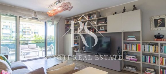 5 rooms Apartment in Pioltello, Italy No. 2572 3