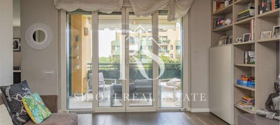 5 rooms Apartment in Pioltello, Italy No. 2572 2