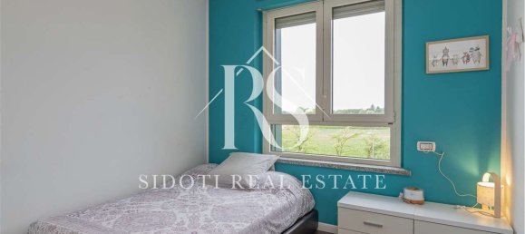 5 rooms Apartment in Pioltello, Italy No. 2572 25