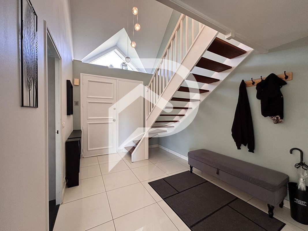 5 bedrooms House in Ozoir-la-Ferriere, France No. 296032