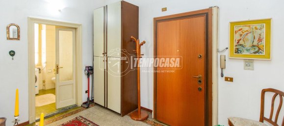 Квартира с 2 комнатами в Бусто Арсицио, Италия № 302806 15