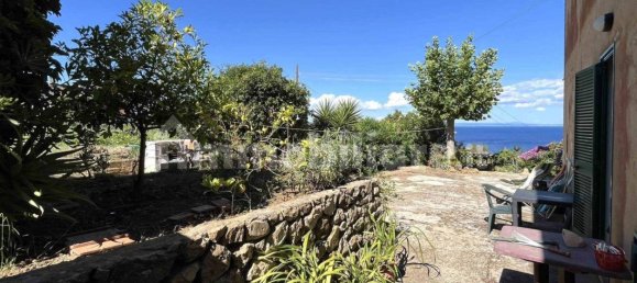 3 bedrooms House in Rio, Italy No. 262039 11