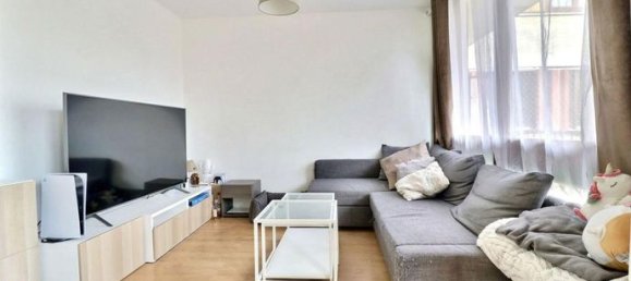 2 bedrooms Apartment in Fontenay-le-Fleury, France No. 279283 3
