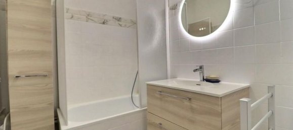 2 bedrooms Apartment in Fontenay-le-Fleury, France No. 279283 6