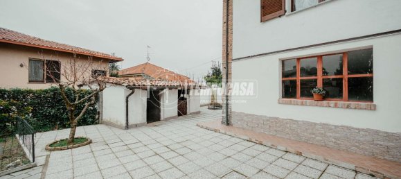 Квартира с 3 комнатами в Риванаццано Терме, Италия № 152772 7