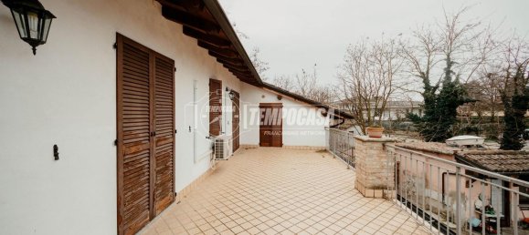 Квартира с 3 комнатами в Риванаццано Терме, Италия № 152772 5