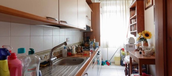 3 Schlafzimmer Villa in Viareggio, Italy, Nr. 73361 8