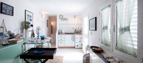 3 Schlafzimmer Villa in Viareggio, Italy, Nr. 73361 23