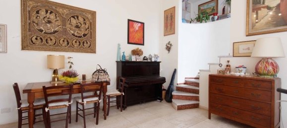3 Schlafzimmer Villa in Viareggio, Italy, Nr. 73361 5