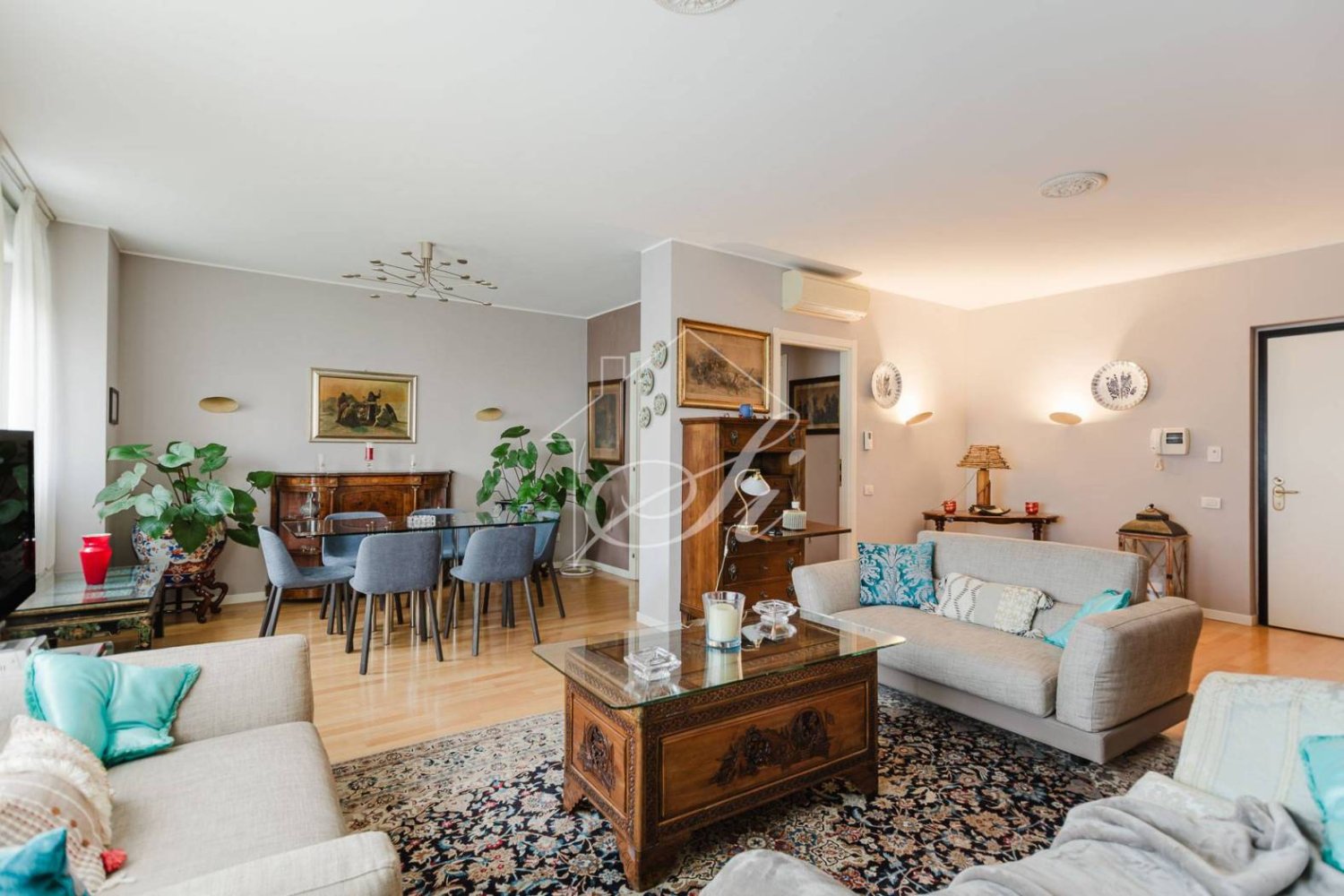 Квартира с 2 спальнями в Милан, Италия № 380446