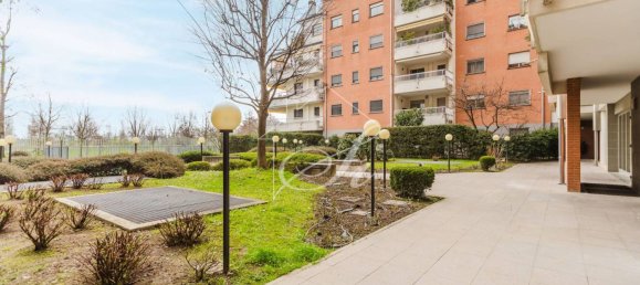 Квартира с 2 спальнями в Милан, Италия № 380446 27