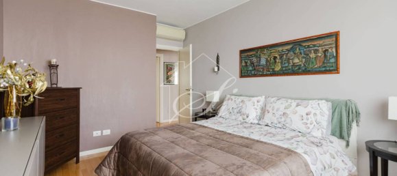 Квартира с 2 спальнями в Милан, Италия № 380446 12