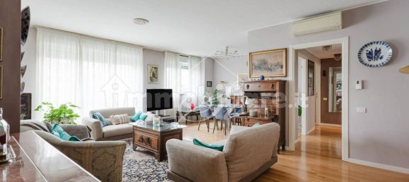 Квартира с 2 спальнями в Милан, Италия № 380446 4