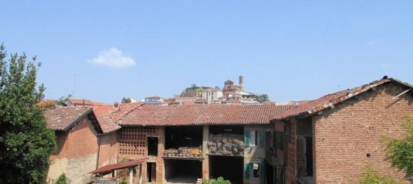 4 rooms House in Asti, Italy No. 232388 2