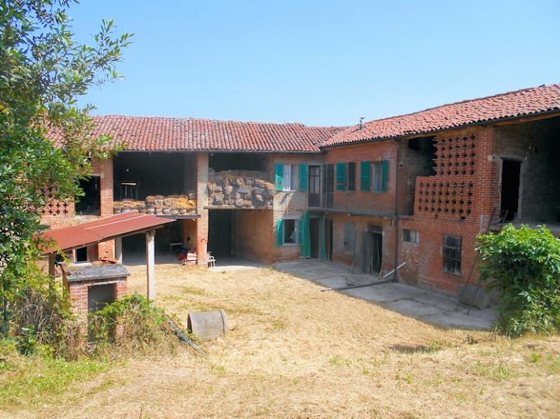 4 rooms House in Asti, Italy No. 232388