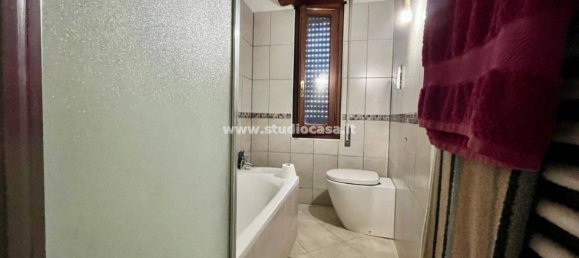 2 bedrooms House in Fornovo San Giovanni, Italy No. 351934 13