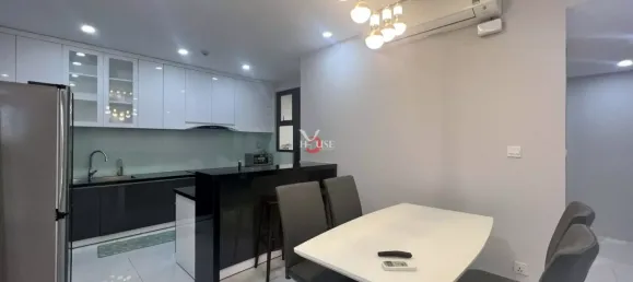 3 bedrooms Apartment in District 7, Vietnam No. 10072 2