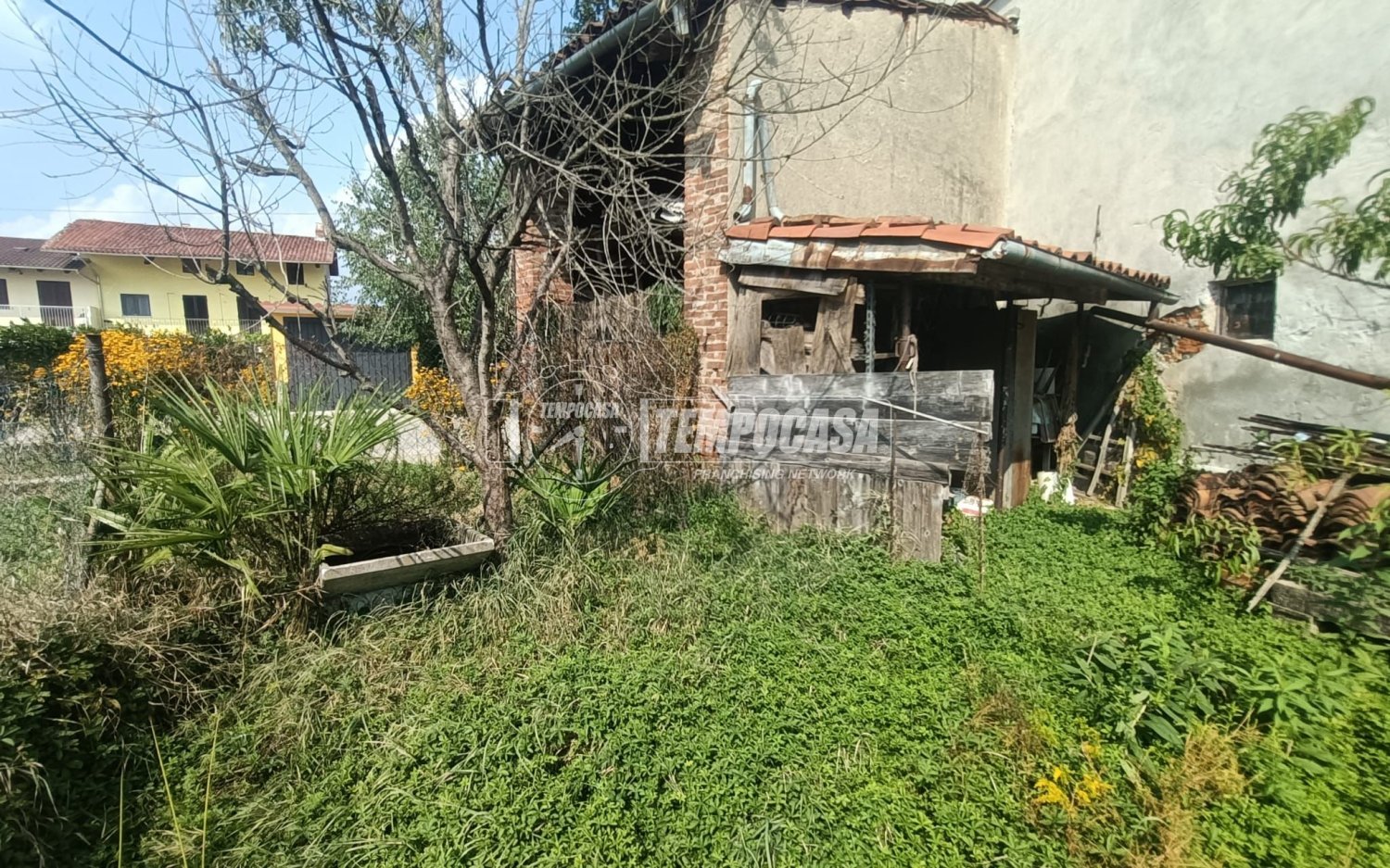 Земельный участок с 1 комнатой в Ивреа, Италия № 79904