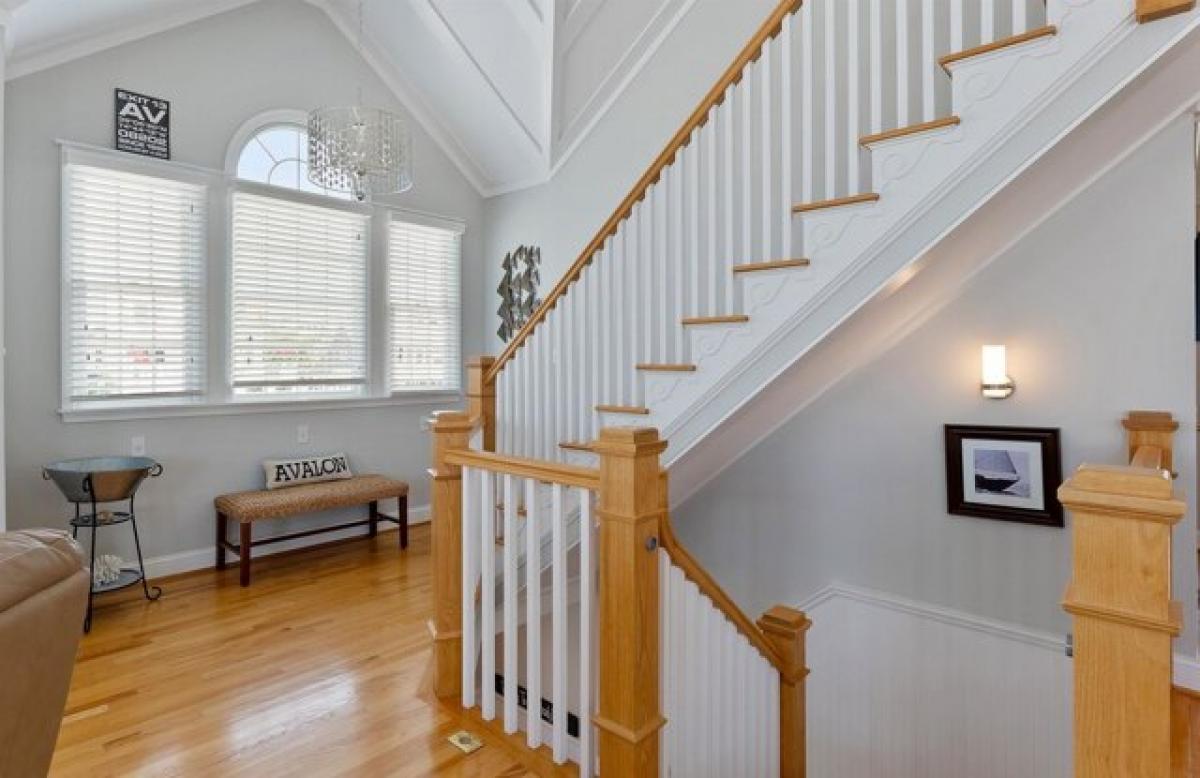 5 bedrooms House in Avalon, USA No. 400751