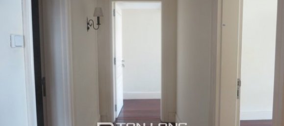 3 bedrooms Apartment in Nam Tu Liem, Vietnam No. 2352 7