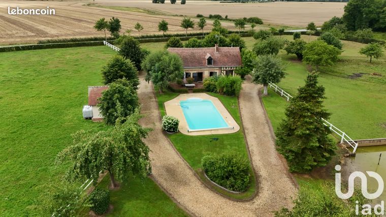 3 bedrooms House in Breteuil, France No. 301165