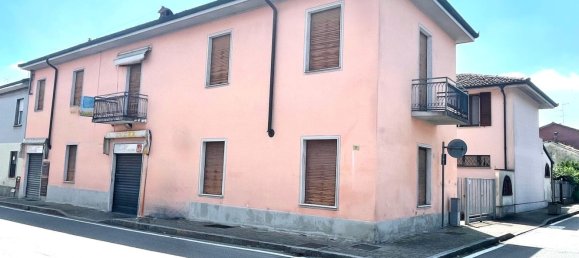 Edificio en Montanaso Lombardo, Italy 310 m² No. 364339 2